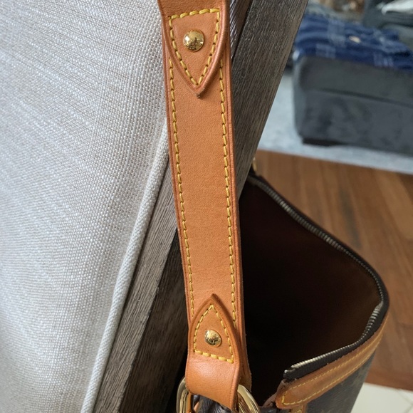 Louis Vuitton Tulum. Great condition. - Picture 8 of 11